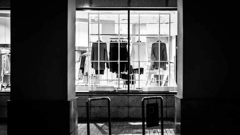 Vitrine d'une boutique de vêtements
